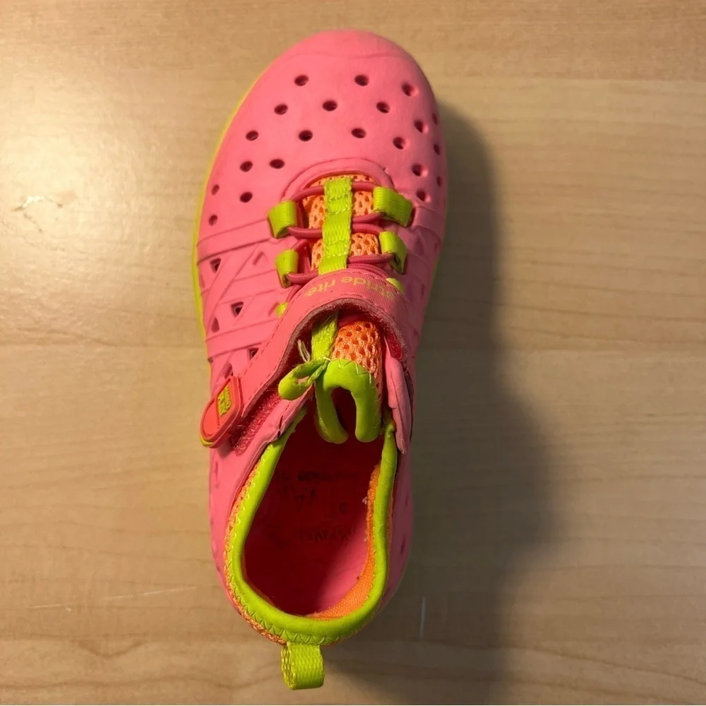 Stride Rite girls pink water hiking shoe. Like new!